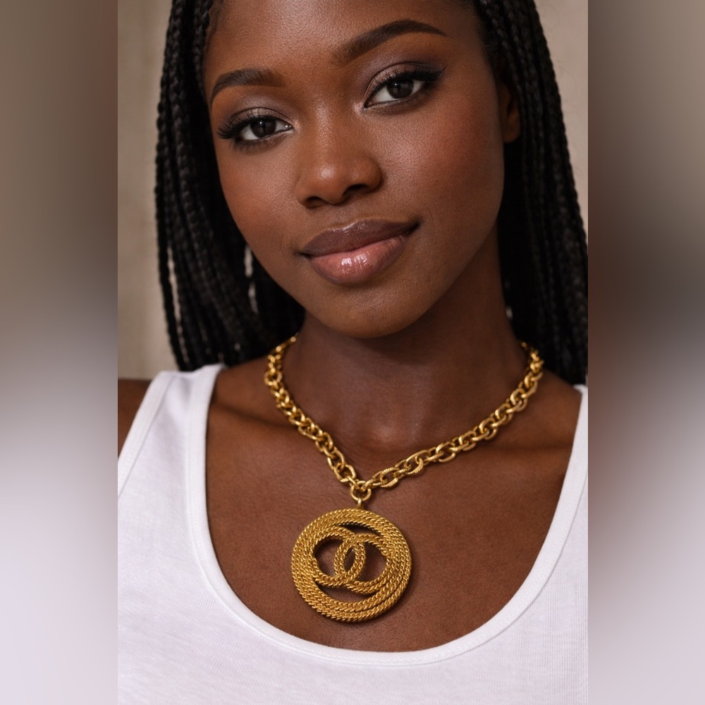 Vintage Chanel CC Medallion Sautoir gold-plated medallion necklace
